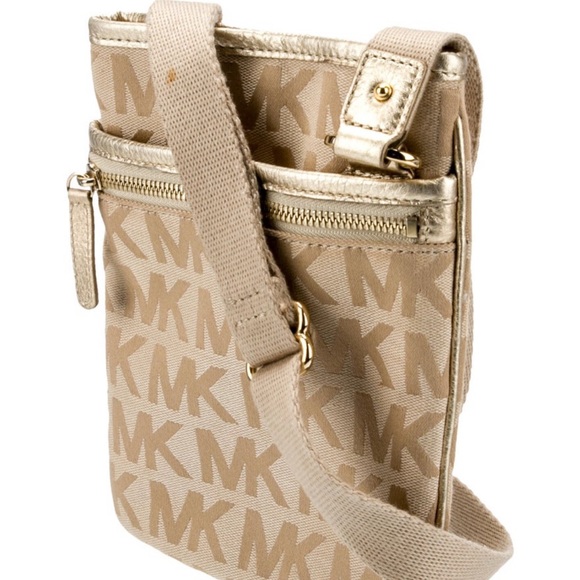 Michael Kors Beige and Gold Messenger Bag - Picture 4 of 9